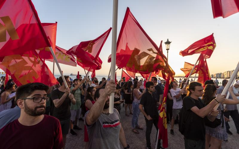 Ανάλυση : Γιατί κατεβαίνουν τόσοι άνθρωποι στο δρόμο;